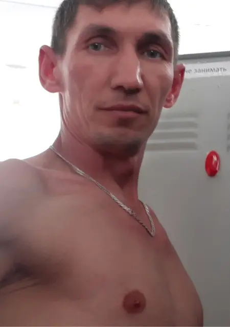 Я Саша, 40, знакомлюсь для вирта в Перми