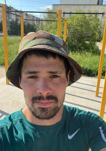 Малик из Якутска, мне 33, познакомлюсь на одну ночь