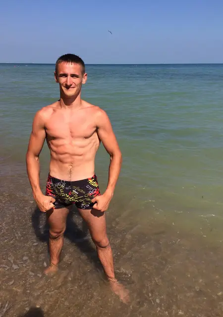 Рома из Ивано-Франковска, мне 28, познакомлюсь на одну ночь