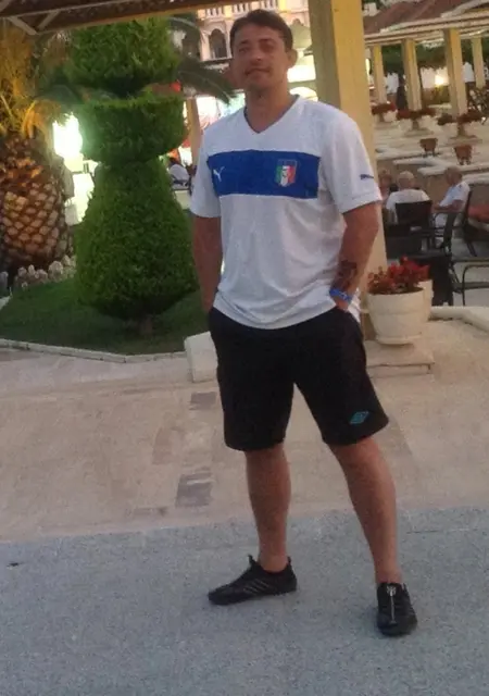 Я Андрей, 41, из Выборга, ищу знакомства без обязательств