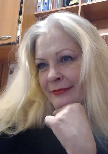 Я Виктория, 53, знакомлюсь без обязательств в Уссурийске