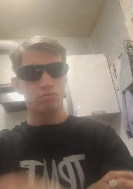 Сергей Калинин из Нижнего Одеса, ищу на сайте знакомства без обязательств