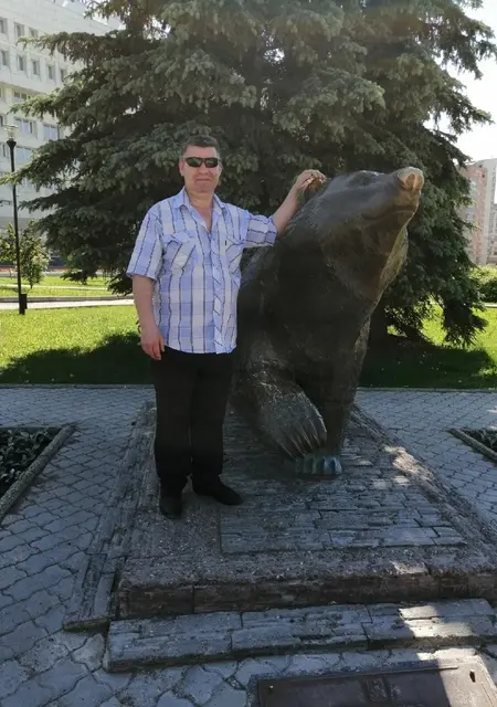 Я Игорь, 51, из Екатеринбурга, ищу знакомство для постоянных отношений