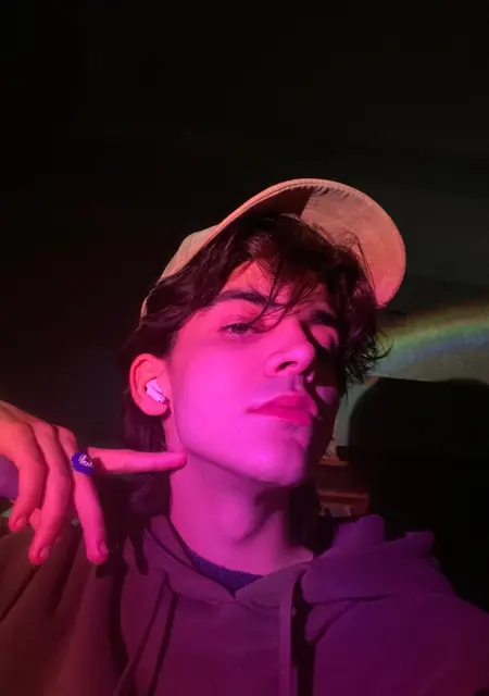 Я Алексей, 21, знакомлюсь без обязательств в Подольске