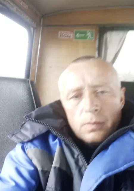 Я Aleksandr, 48, знакомлюсь для общения в Екатеринбурге