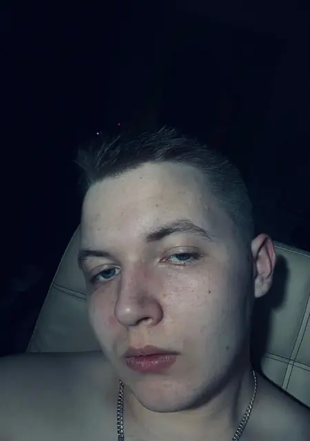 Я Александр, 20, из Сарова, ищу знакомство для постоянных отношений