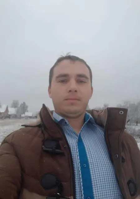 Дениска из Солигорска, мне 37, познакомлюсь для приятного времяпровождения