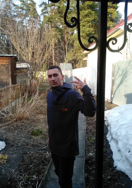 Олег из Климовска, мне 32, познакомлюсь без обязательств