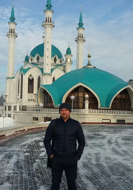 Леха из Кирова, ищу на сайте знакомства на одну ночь