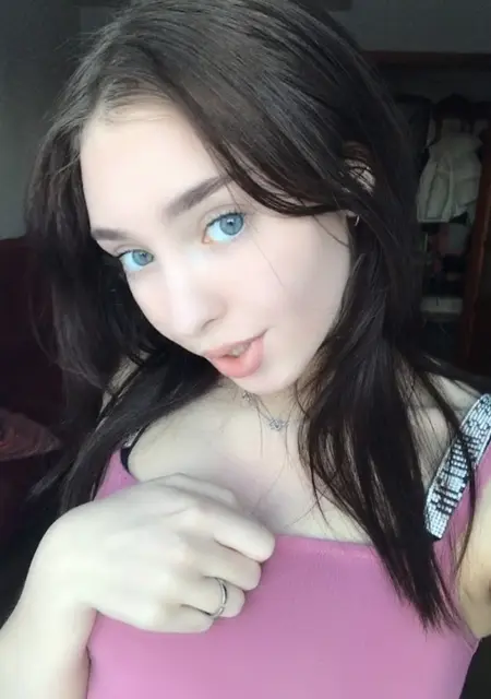 Виктория из Кирова, мне 24, познакомлюсь на одну ночь