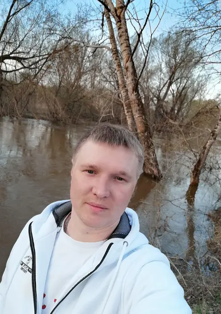 Я Андрей, 33, из Яранска, ищу знакомство для приятного времяпровождения