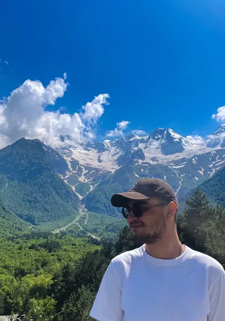 Я Георгий, 22, из Балакова, ищу знакомства без обязательств