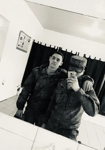 Я Andrei, 25, из Мулина, ищу знакомства на одну ночь