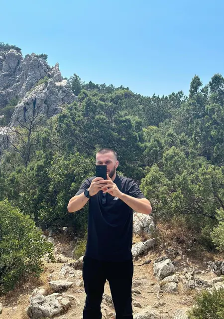 Зафир из Лосино-Петровского, ищу на сайте знакомства на одну ночь