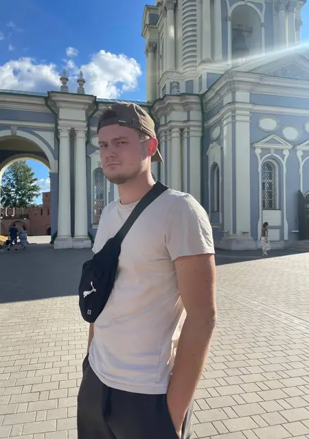 Александр Русаков из Белгорода, мне 24, познакомлюсь для приятного времяпровождения