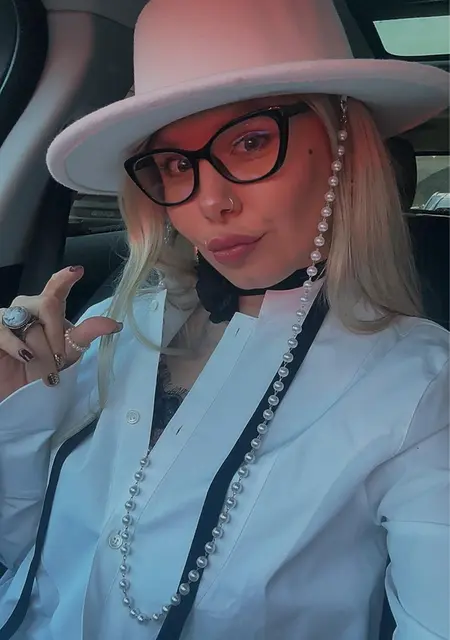 Я Екатерина, 27, из Санкт-Петербурга, ищу знакомство для открытые отношения