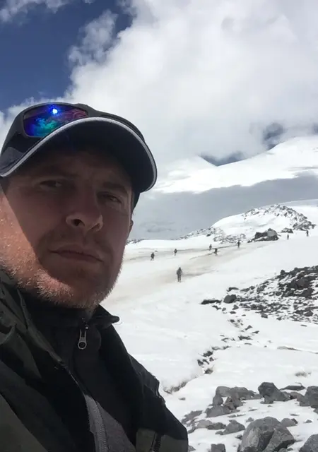 Николай из Нальчика, мне 45, познакомлюсь без обязательств