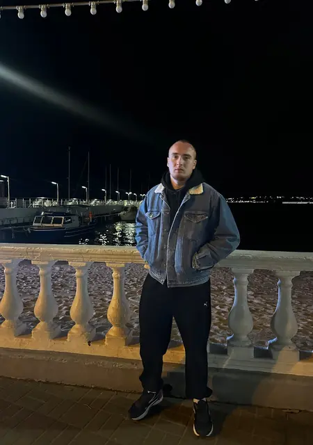 Я Саша, 20, знакомлюсь для приятного времяпровождения в Новороссийске