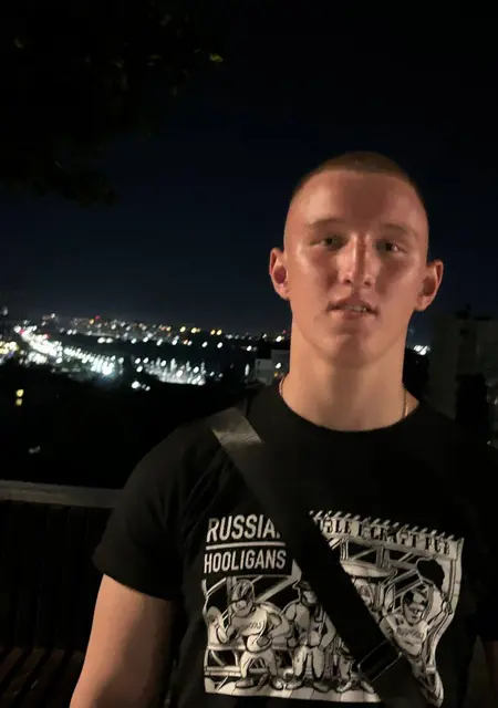 Я Dmitry, 21, знакомлюсь для общения в Воронеже