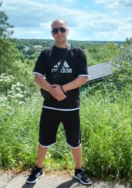 Александр из Сходни, ищу на сайте знакомства на одну ночь