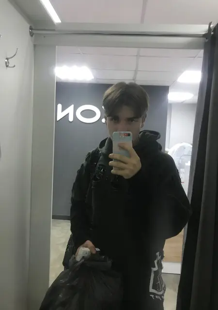 Павел из Костромы, мне 19, познакомлюсь без обязательств