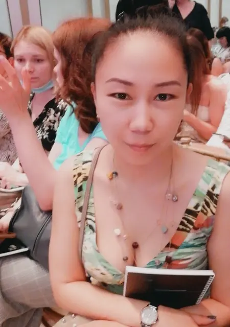 Я Виктория, 42, из Электроуглей, ищу знакомство для постоянных отношений