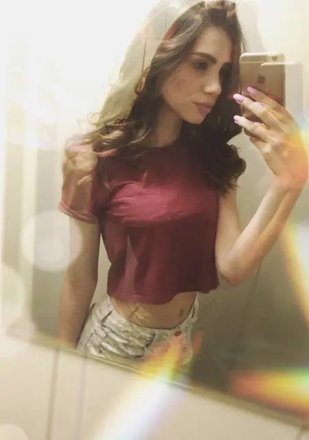 Я Настя, 25, из Кирова, ищу знакомство для приятного времяпровождения