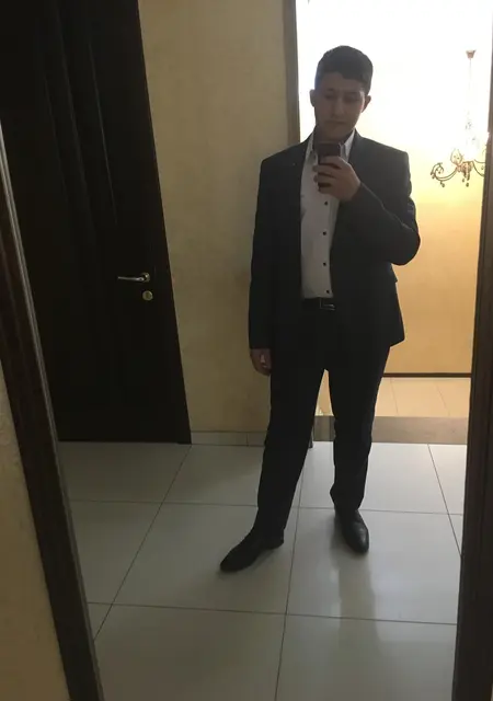 Я Арсен, 22, из Георгиевска, ищу знакомства без обязательств