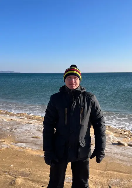 Андрей из Большого Камня, мне 49, познакомлюсь на одну ночь