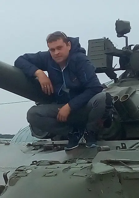 Денис из Михайлова, мне 35, познакомлюсь для общения