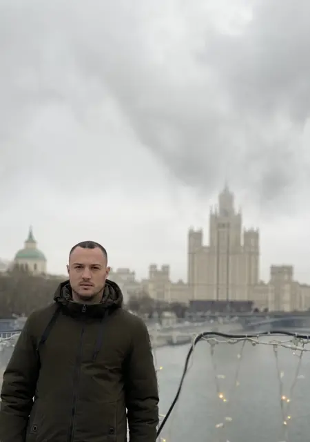 Кирилл из Большого Камня, ищу на сайте знакомства на одну ночь