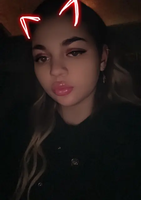 Я Карина, 23, знакомлюсь без обязательств в Астрахани