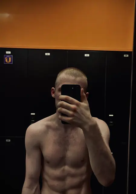 Nikita из Ульяновска, мне 21, познакомлюсь для приятного времяпровождения