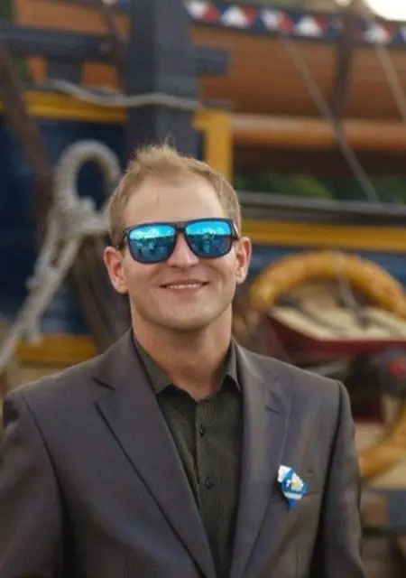 Я Артем, 26 років, знайомлюсь для постійних стосунків у Антраците