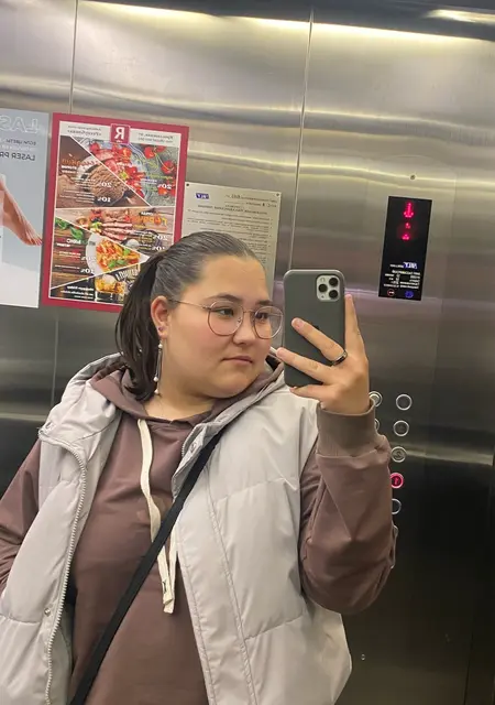 Анастасия из Канаша, мне 19, познакомлюсь для общения