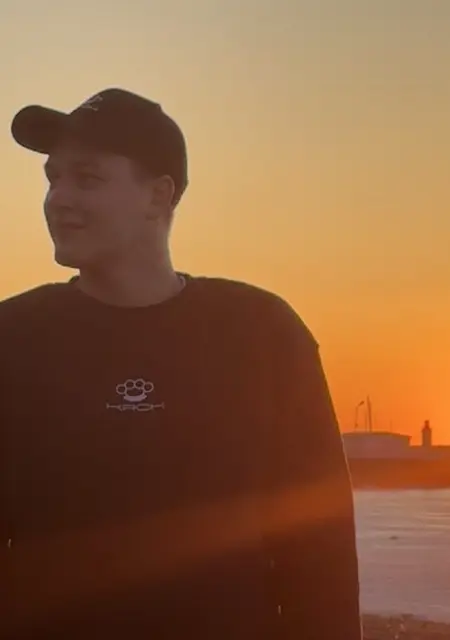 Я Миша, 31, из Москвы, ищу знакомство для приятного времяпровождения