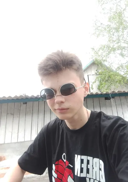 Илья из Курска, мне 19, познакомлюсь для открытые отношения