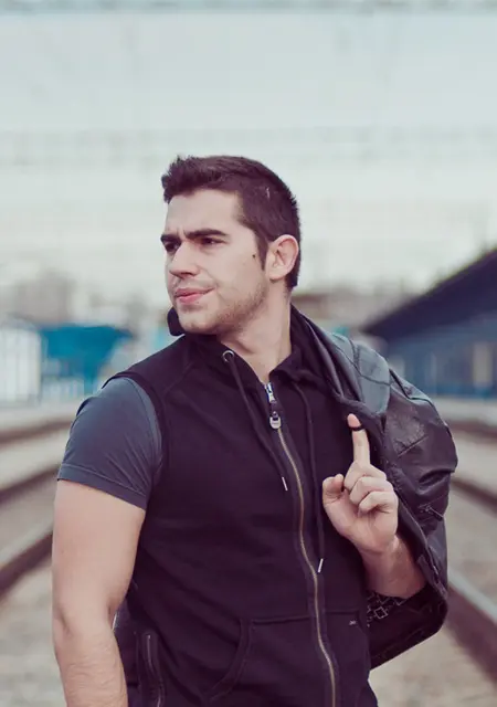 Я Макс, 29, знакомлюсь для общения в Владикавказе