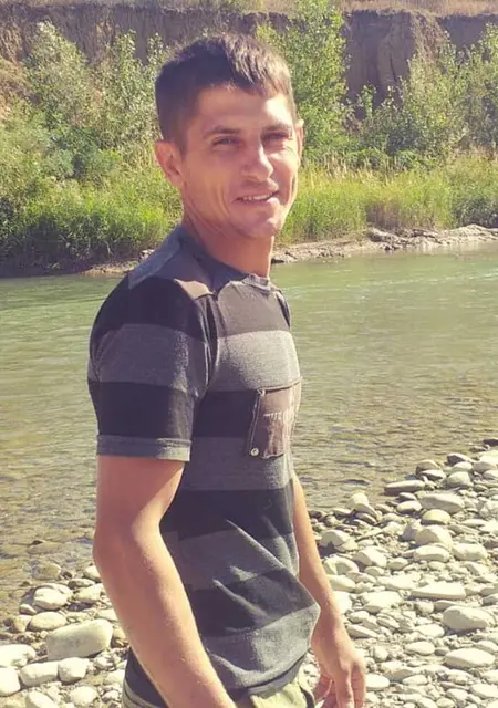 Коля из Сальска, ищу на сайте знакомства на одну ночь