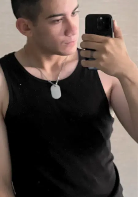 Я Эрик, 20, из Липецка, ищу знакомства на одну ночь