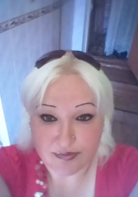 Я Юлия, 36, знакомлюсь без обязательств в Ялте