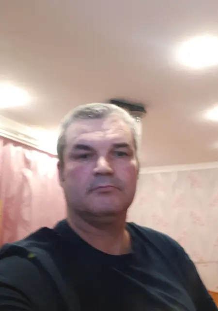 Максим из Ессентуков, мне 52, познакомлюсь без обязательств