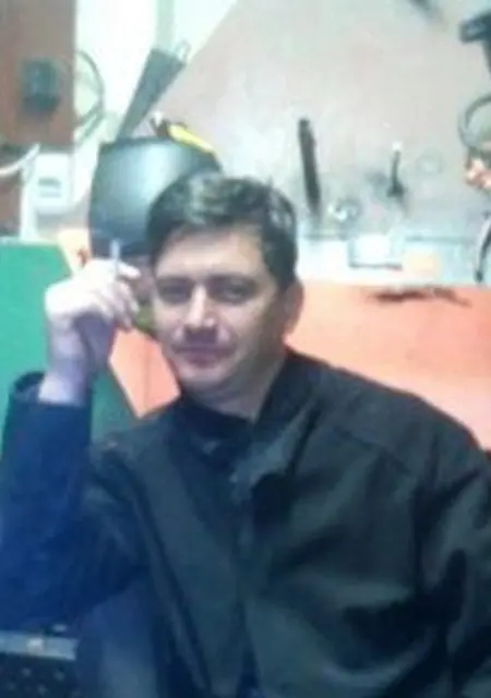 Алекс из Гатчины, мне 47, познакомлюсь на одну ночь