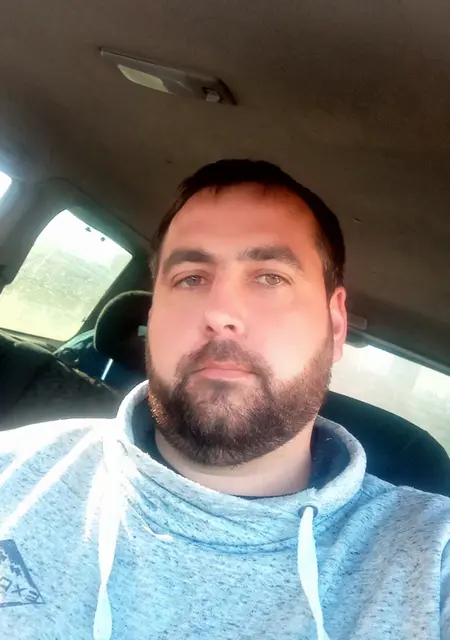 Я Александр, 37, из Соснового Бора, ищу знакомство для вирта