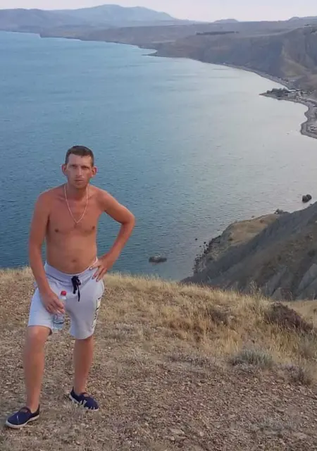 Денис из Первоуральска, ищу на сайте общение