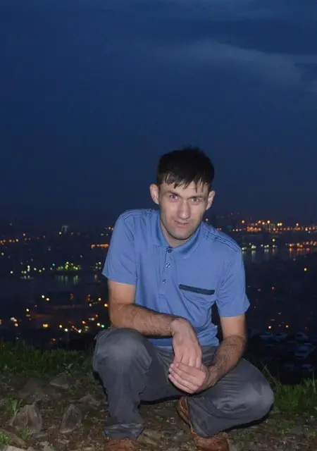 Я Борис, 25, из Ярославского, ищу знакомства без обязательств