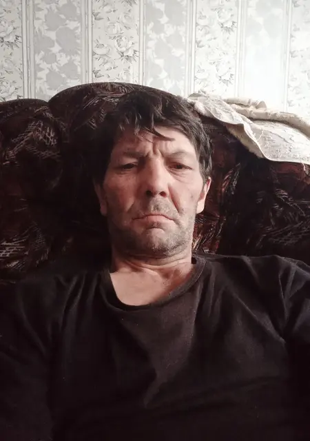 Андрей из Кургана, ищу на сайте знакомства без обязательств