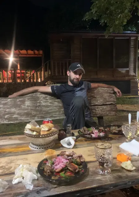 Шамил из Махачкалы, ищу на сайте знакомства на одну ночь