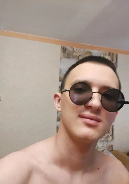 Я Влад, 24, из Наро-Фоминска, ищу знакомства на одну ночь
