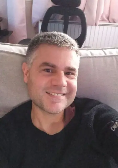 Я Mickael, 44, знакомлюсь в Париже